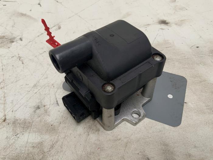 Gebruikte Bobine Volkswagen Golf III Cabrio (1E) 1.8 Prijs € 20,00 Margeregeling aangeboden door Autodemontage van der Iest