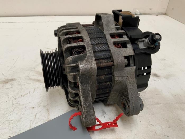 Gebruikte Dynamo Hyundai i20 1.2i 16V Prijs € 35,00 Margeregeling aangeboden door Autodemontage van der Iest