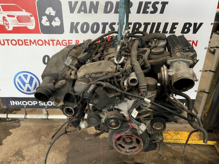 Gebruikte Motor Mercedes C (W203) 2.2 C-220 CDI 16V Prijs € 400,00 Margeregeling aangeboden door Autodemontage van der Iest
