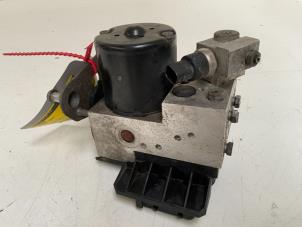 Gebruikte ABS Pomp Mercedes E Combi (S210) 3.2 E-320 CDI 24V Prijs € 42,00 Margeregeling aangeboden door Autodemontage van der Iest