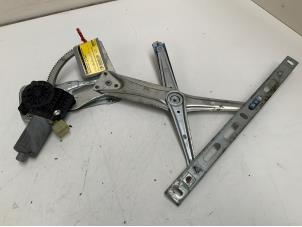 Gebruikte Ruitmechaniek 2Deurs rechts-voor Mercedes CLK (C208) 2.3 230K Evo 16V Prijs € 35,00 Margeregeling aangeboden door Autodemontage van der Iest