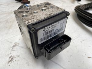 Gebruikte ABS Pomp Volkswagen Passat Variant (3C5) 2.0 TDI 140 Prijs € 100,00 Margeregeling aangeboden door Autodemontage van der Iest