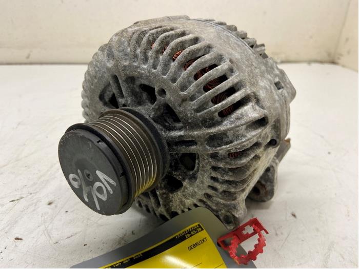 Gebruikte Dynamo Volkswagen Passat Variant (3C5) 2.0 TDI 140 Prijs € 45,00 Margeregeling aangeboden door Autodemontage van der Iest