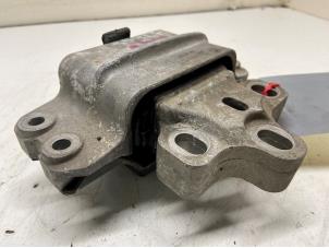 Gebruikte Motorrubber Volkswagen Passat Variant (3C5) 2.0 TDI 140 Prijs € 20,00 Margeregeling aangeboden door Autodemontage van der Iest