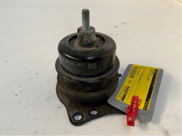 Gebruikte Motorsteun Volkswagen Polo IV (9N1/2/3) 1.2 Prijs € 15,00 Margeregeling aangeboden door Autodemontage van der Iest