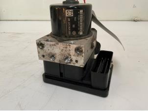 Gebruikte ABS Pomp Volkswagen Golf V Variant (1K5) 2.0 TDI 16V Prijs € 75,00 Margeregeling aangeboden door Autodemontage van der Iest