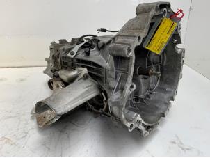 Gebruikte Versnellingsbak Volkswagen Passat Variant (3B5) 1.8 20V Prijs € 125,00 Margeregeling aangeboden door Autodemontage van der Iest