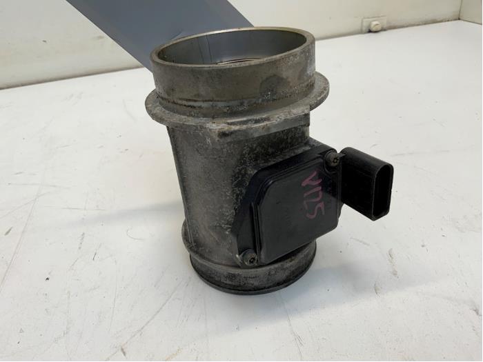Gebruikte Luchthoeveelheidsmeter Audi A6 Avant (C5) 2.5 TDI V6 24V Prijs € 30,00 Margeregeling aangeboden door Autodemontage van der Iest