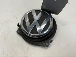 Gebruikte Achterklep Handgreep Volkswagen Polo V (6R) 1.2 TDI 12V BlueMotion Prijs € 15,00 Margeregeling aangeboden door Autodemontage van der Iest