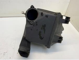 Gebruikte Luchtfilterhuis Audi A6 Avant (C5) 2.5 TDI V6 24V Prijs € 20,00 Margeregeling aangeboden door Autodemontage van der Iest