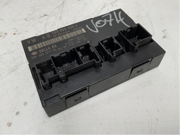 Gebruikte Bodycontrol Module Volkswagen Golf V (1K1) 2.0 TDI 16V Prijs € 45,00 Margeregeling aangeboden door Autodemontage van der Iest