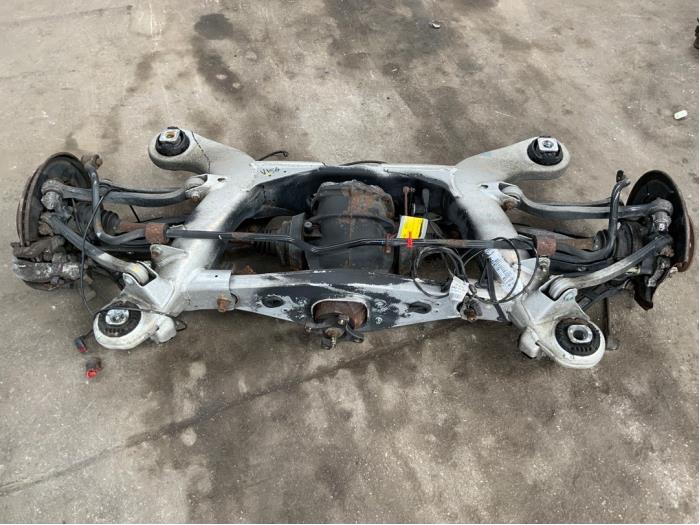 Gebruikte Subframe Mercedes E Combi (S211) 3.2 E-320 CDI 24V Prijs op aanvraag aangeboden door Autodemontage van der Iest