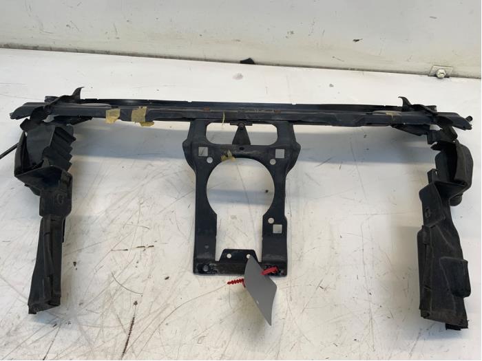 Gebruikte Frontpaneel Mercedes E Combi (S211) 3.2 E-320 CDI 24V Prijs € 40,00 Margeregeling aangeboden door Autodemontage van der Iest