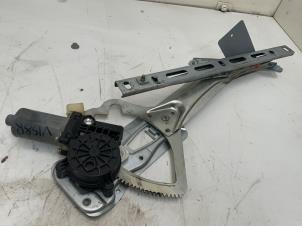 Gebruikte Ruitmechaniek 2Deurs rechts-voor Mercedes CLK (C208) 2.0 200K Evo 16V Prijs € 50,00 Margeregeling aangeboden door Autodemontage van der Iest