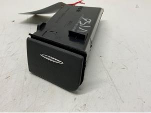 Gebruikte Dashboard deel Mercedes E Combi (S211) 3.2 E-320 CDI 24V Prijs € 20,00 Margeregeling aangeboden door Autodemontage van der Iest