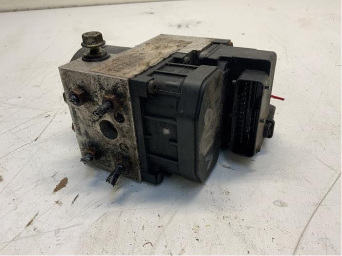 Gebruikte ABS Pomp Peugeot 306 (7A/C/S) 1.4 XN,XR,XA,XRA Prijs € 25,00 Margeregeling aangeboden door Autodemontage van der Iest