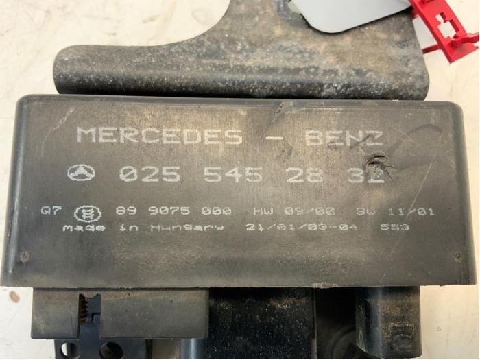 Computer Koeling van een Mercedes-Benz C Sportcoupé (C203) 2.2 C-220 CDI 16V 2003