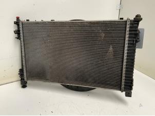 Gebruikte Radiateur Mercedes C Sportcoupé (C203) 2.2 C-220 CDI 16V Prijs € 70,00 Margeregeling aangeboden door Autodemontage van der Iest