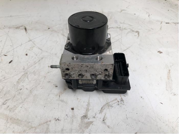 Gebruikte ABS Pomp Volkswagen Polo V (6R) 1.2 TDI 12V BlueMotion Prijs € 70,00 Margeregeling aangeboden door Autodemontage van der Iest