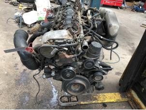 Gebruikte Motor Mercedes E (W210) 3.2 E-320 CDI 24V Prijs € 599,99 Margeregeling aangeboden door Autodemontage van der Iest