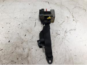 Gebruikte Veiligheidsgordel rechts-voor Mercedes E (W210) 3.2 E-320 CDI 24V Prijs € 25,00 Margeregeling aangeboden door Autodemontage van der Iest