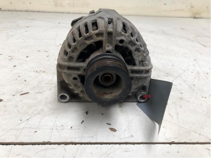 Gebruikte Alternator Opel Astra H GTC (L08) 1.8 16V Prijs € 30,00 Margeregeling aangeboden door Autodemontage van der Iest