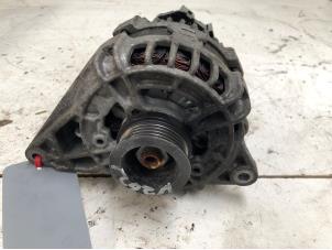 Gebruikte Dynamo Mercedes A (W176) 2.2 A-220 CDI 16V Prijs € 85,00 Margeregeling aangeboden door Autodemontage van der Iest