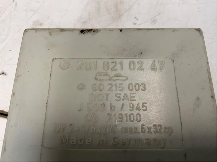 Interval relais van een Mercedes-Benz E (W124) 2.6 260 E 1986