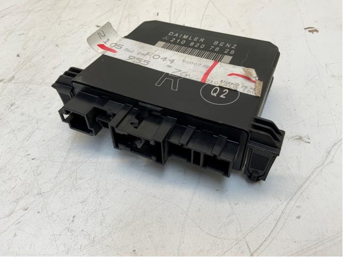 Gebruikte Module Airbag Mercedes E Combi (S210) 2.2 E-220 CDI 16V Prijs € 20,00 Margeregeling aangeboden door Autodemontage van der Iest