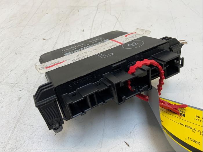 Gebruikte Module Airbag Mercedes E Combi (S210) 2.2 E-220 CDI 16V Prijs € 20,00 Margeregeling aangeboden door Autodemontage van der Iest