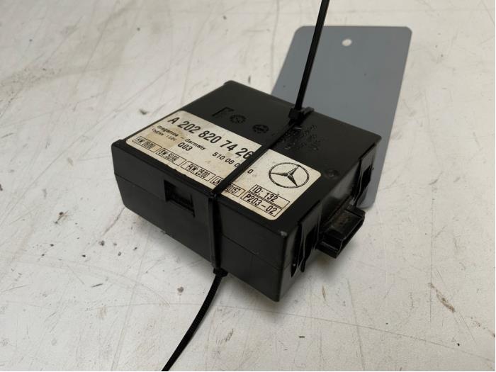 Gebruikte Alarm module Mercedes CLK (C208) 2.0 200K Evo 16V Prijs € 20,00 Margeregeling aangeboden door Autodemontage van der Iest