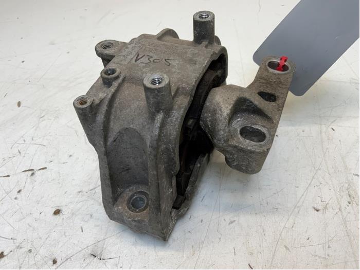 Gebruikte Motorrubber Volkswagen Golf VI (5K1) 1.6 TDI 16V Prijs € 12,50 Margeregeling aangeboden door Autodemontage van der Iest