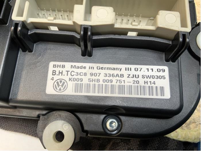 Kachel Bedieningspaneel van een Volkswagen Golf VI (5K1) 1.6 TDI 16V 2009