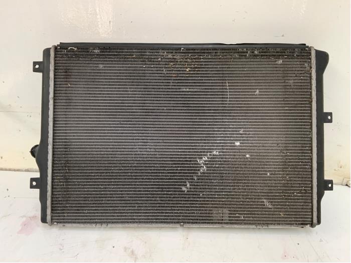 Gebruikte Radiateur Volkswagen Golf VI (5K1) 1.6 TDI 16V Prijs € 65,00 Margeregeling aangeboden door Autodemontage van der Iest