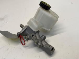 Gebruikte Hoofdremcilinder Mercedes E (W212) E-300 BlueTec Hybrid V6 24V Prijs € 39,99 Margeregeling aangeboden door Autodemontage van der Iest