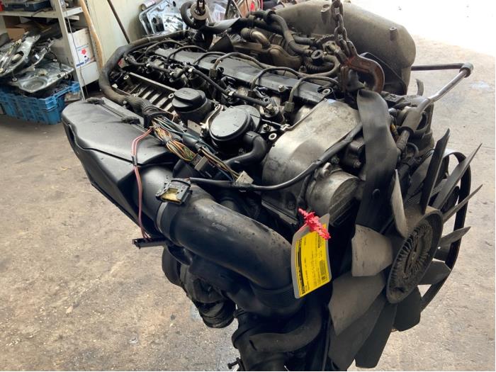 Gebruikte Motor Mercedes E (W210) 3.2 E-320 CDI 24V Prijs € 399,99 Margeregeling aangeboden door Autodemontage van der Iest