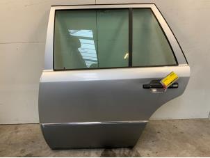 Gebruikte Deur 4Deurs links-achter Mercedes E Combi (S124) 3.2 E-320 24V Prijs € 40,00 Margeregeling aangeboden door Autodemontage van der Iest