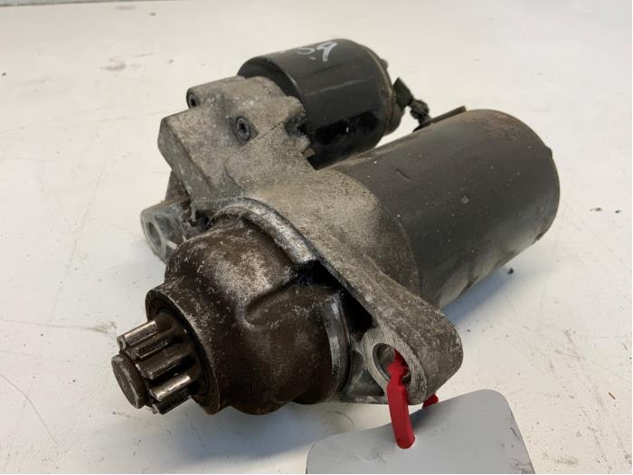 Gebruikte Startmotor Volkswagen Polo IV (9N1/2/3) 1.2 12V Prijs € 25,00 Margeregeling aangeboden door Autodemontage van der Iest