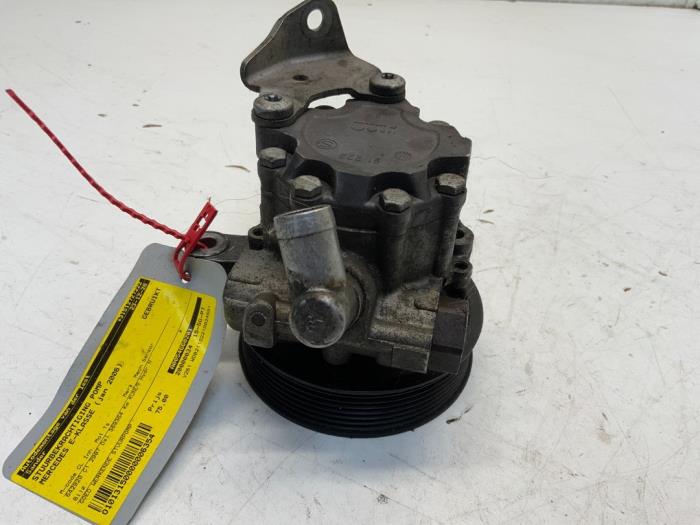 Gebruikte Stuurpomp Mercedes E (W211) 3.0 E-320 CDI 24V Prijs € 75,00 Margeregeling aangeboden door Autodemontage van der Iest
