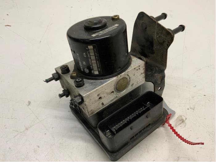 Gebruikte ABS Pomp Volkswagen Polo IV (9N1/2/3) 1.2 Prijs € 45,00 Margeregeling aangeboden door Autodemontage van der Iest