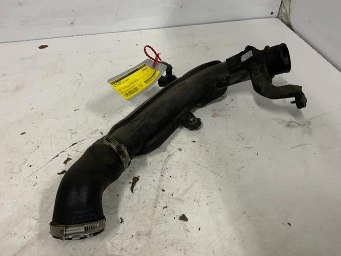 Gebruikte Turbo Pijp Volkswagen Jetta III (1K2) 1.6 TDI 16V Prijs € 45,00 Margeregeling aangeboden door Autodemontage van der Iest