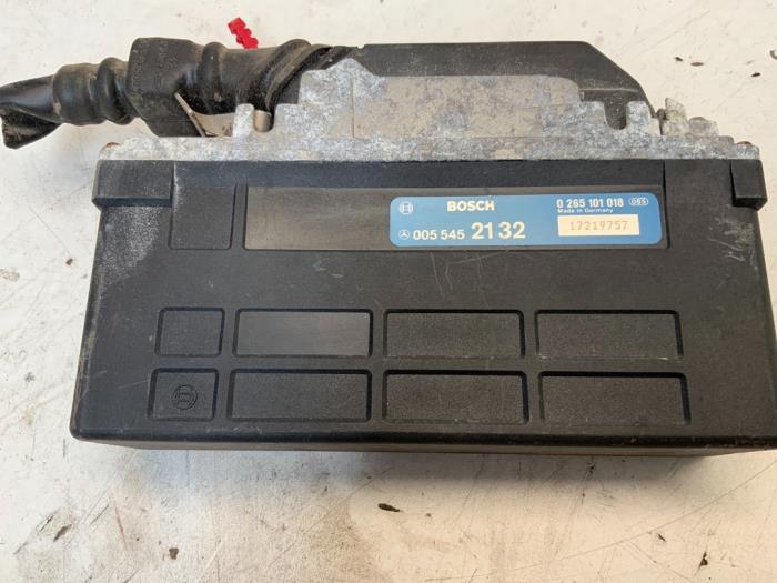 Gebruikte Computer ABS Mercedes E Combi (S124) 3.0 300 TE Prijs € 40,00 Margeregeling aangeboden door Autodemontage van der Iest