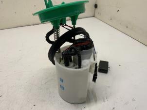 Gebruikte Benzinepomp Volkswagen Golf VII (AUA) 1.4 TSI BlueMotion Technology 125 16V Prijs € 45,00 Margeregeling aangeboden door Autodemontage van der Iest