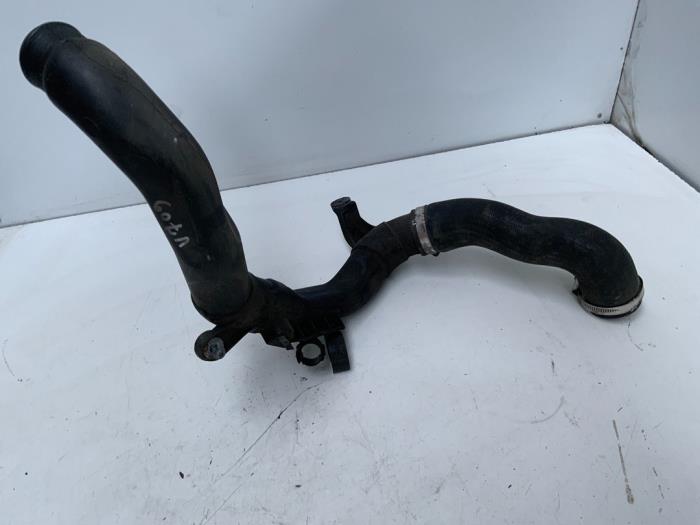 Gebruikte Intercooler Buis Volkswagen Polo V (6R) 1.2 TDI 12V BlueMotion Prijs € 45,00 Margeregeling aangeboden door Autodemontage van der Iest