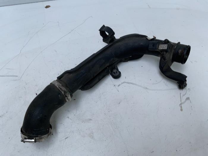 Gebruikte Intercooler Buis Seat Leon (1P1) 1.6 TDI 16V 105 Prijs € 27,50 Margeregeling aangeboden door Autodemontage van der Iest