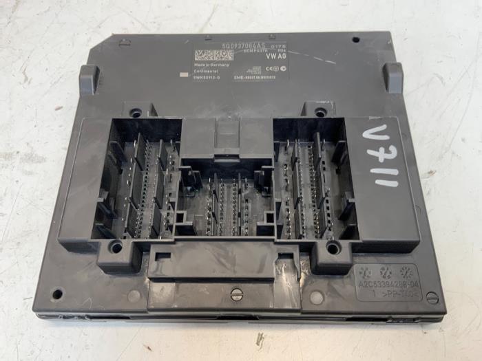 Computer Body Control van een Volkswagen Golf VII (AUA) 1.4 TSI BlueMotion Technology 125 16V 2015