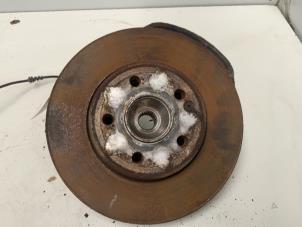 Gebruikte Fusee rechts-voor Mercedes B (W245) 2.0 B-180 CDI 16V Prijs € 45,00 Margeregeling aangeboden door Autodemontage van der Iest