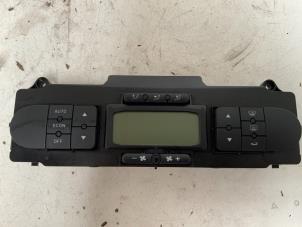 Gebruikte Climatronic Paneel Seat Leon (1P1) 2.0 TDI 16V Prijs € 40,00 Margeregeling aangeboden door Autodemontage van der Iest