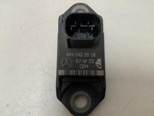 Gebruikte Sensor Snelheid Mercedes C (W204) 3.0 C-280 V6 24V Prijs € 39,99 Margeregeling aangeboden door Autodemontage van der Iest