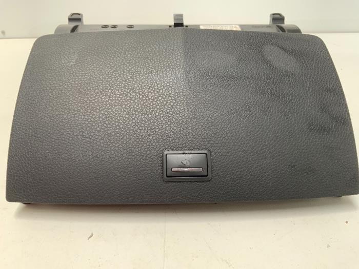 Gebruikte Display Interieur Mercedes C (W204) 3.0 C-280 V6 24V Prijs € 65,00 Margeregeling aangeboden door Autodemontage van der Iest